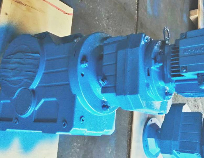 立體車(chē)庫(kù)用電機(jī)減速機(jī)一體機(jī)