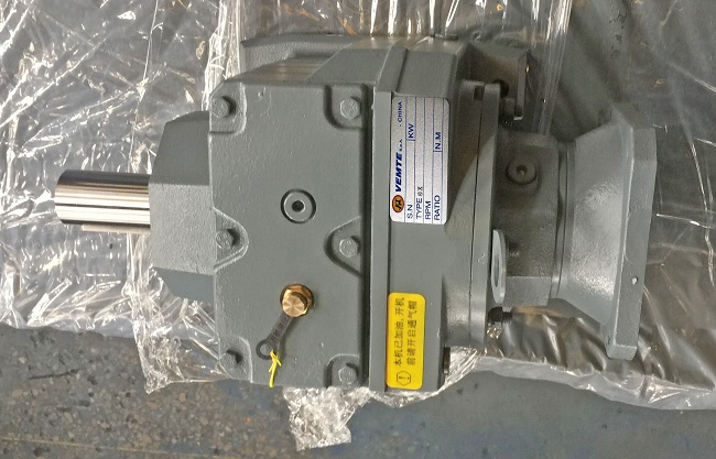 帶動(dòng)17T噸小型機(jī)械吊裝機(jī)減速機(jī)，3500W伺服電機(jī)減速機(jī),吊裝機(jī)械減速機(jī)