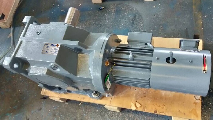 13HP馬力電機(jī)K系列減速機(jī) 13HP馬力電機(jī)K系列減速機(jī)