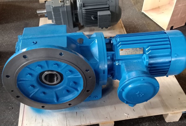 KAF77YFBBP100L-4P-3KW-88.97減速機(jī)型號(hào) KAF77YFBBP100L-4P-3KW-88.97減速機(jī)型號(hào)