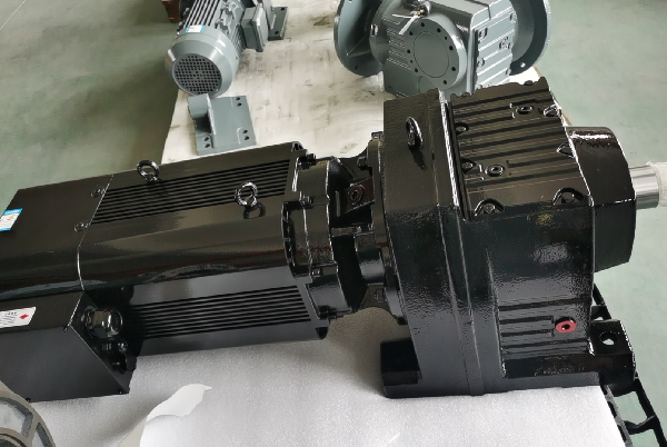 11.2KW電機(jī)含減速器,11200W減速機(jī)帶電機(jī)型號選型,減速機(jī)